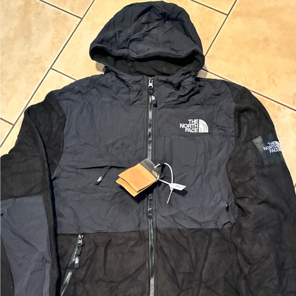 North Face Hooded Fleece with Full Zipper , Unisex - Picture 2 of 16